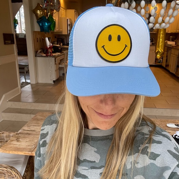 Happy face Trucker Hat NEW - Picture 6 of 17